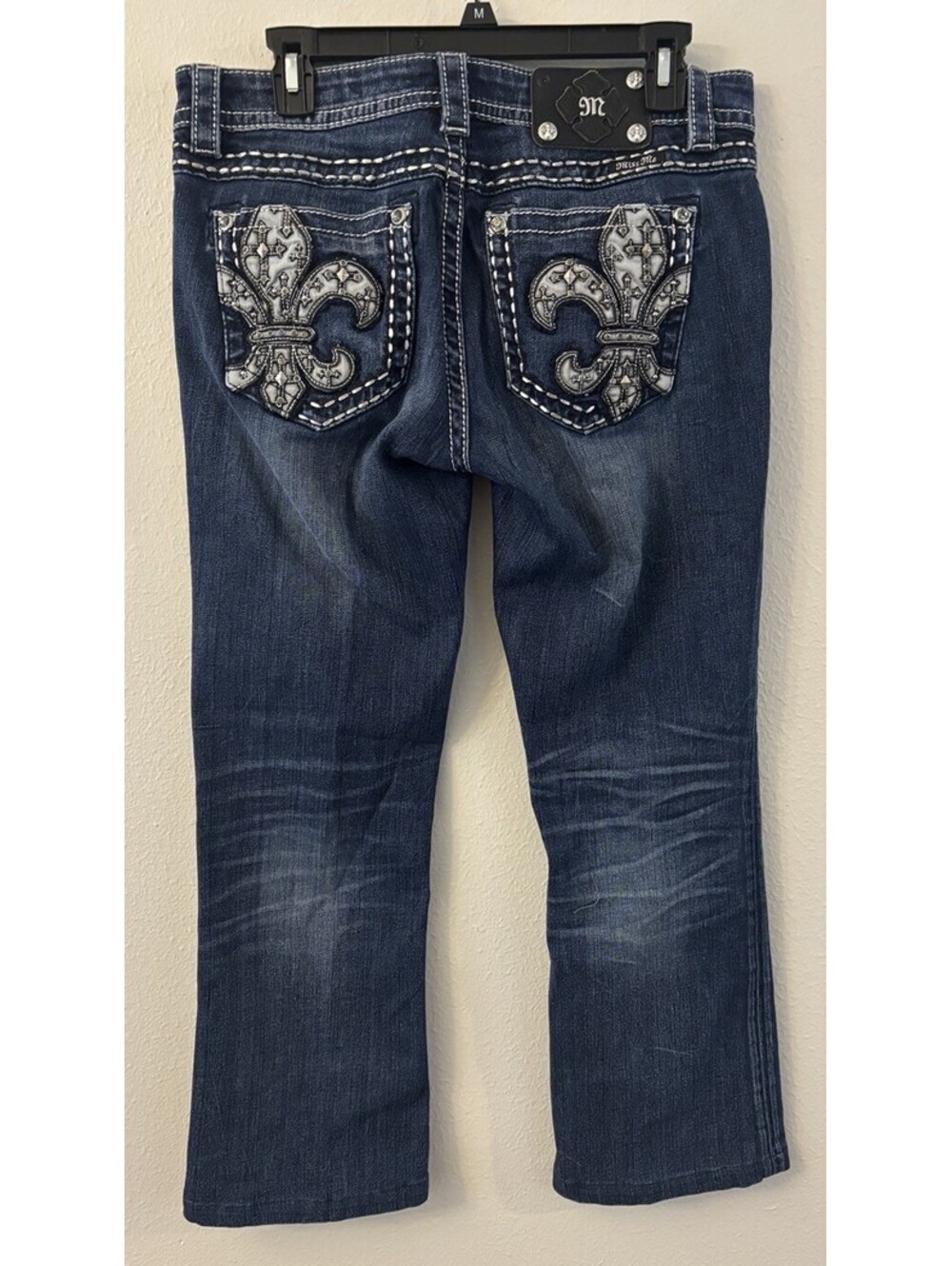 Women’s Miss Me White Fleur De Lis Embellished Bootcut Dark Wash Jeans 30x26